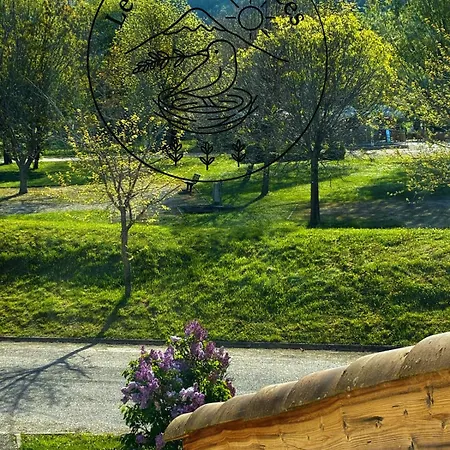 Le Nid Des Sources アパート